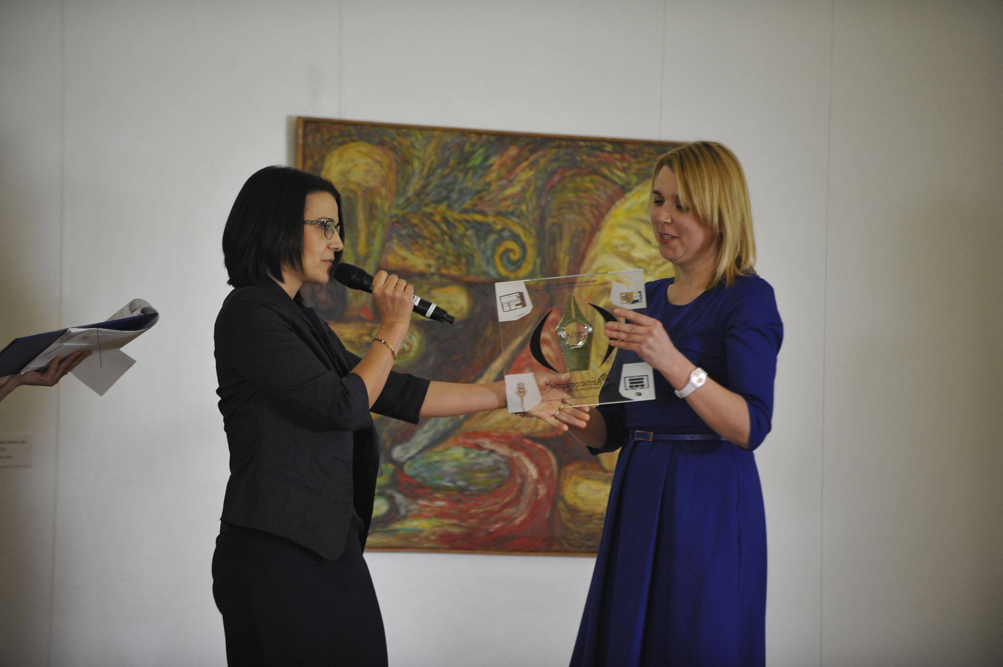 Anticorupție.md este câștigătorul Premiului Național de Etică și Deontologie Jurnalistică 2016.jpg